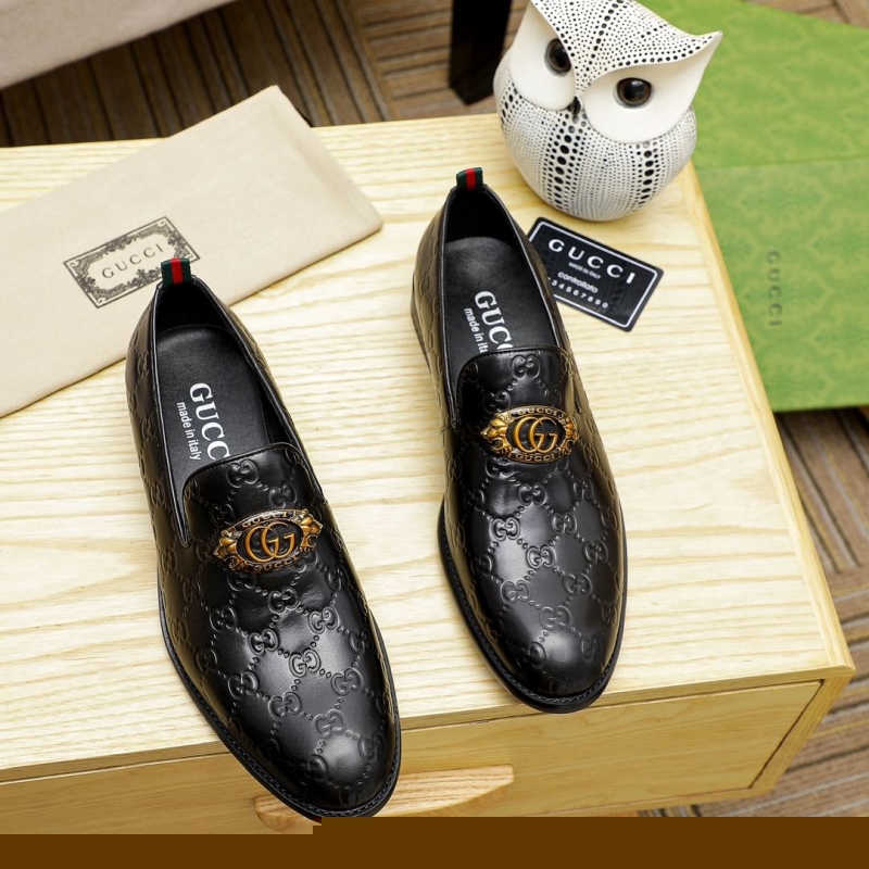 G*u*i leather shoes